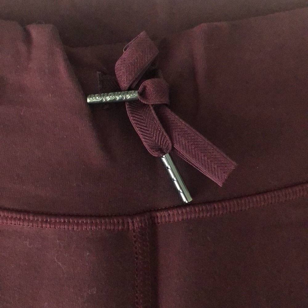 Lululemon - Picture 4 of 5